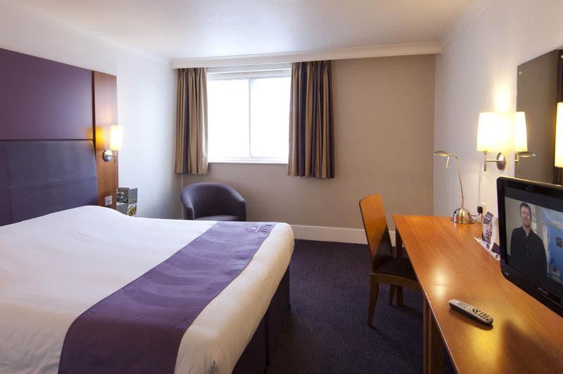 Premier Inn Derby South Экстерьер фото